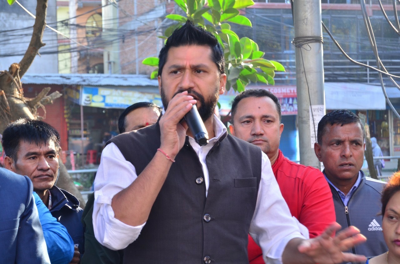 पैसा दिए लिनु, गलत मान्छेलाई भोट नदिनुः सभापति लामिछाने